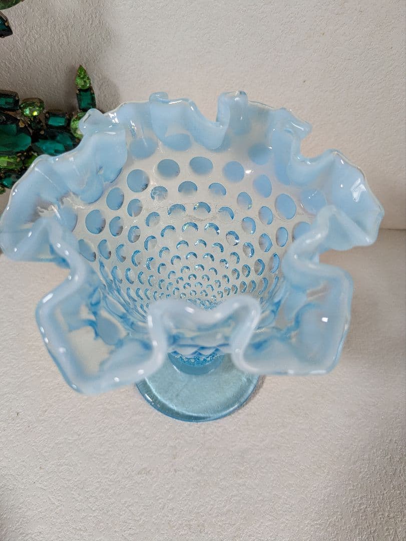 フェントン　ブルーオパルセント ホブネイル フリル　フラワーベース