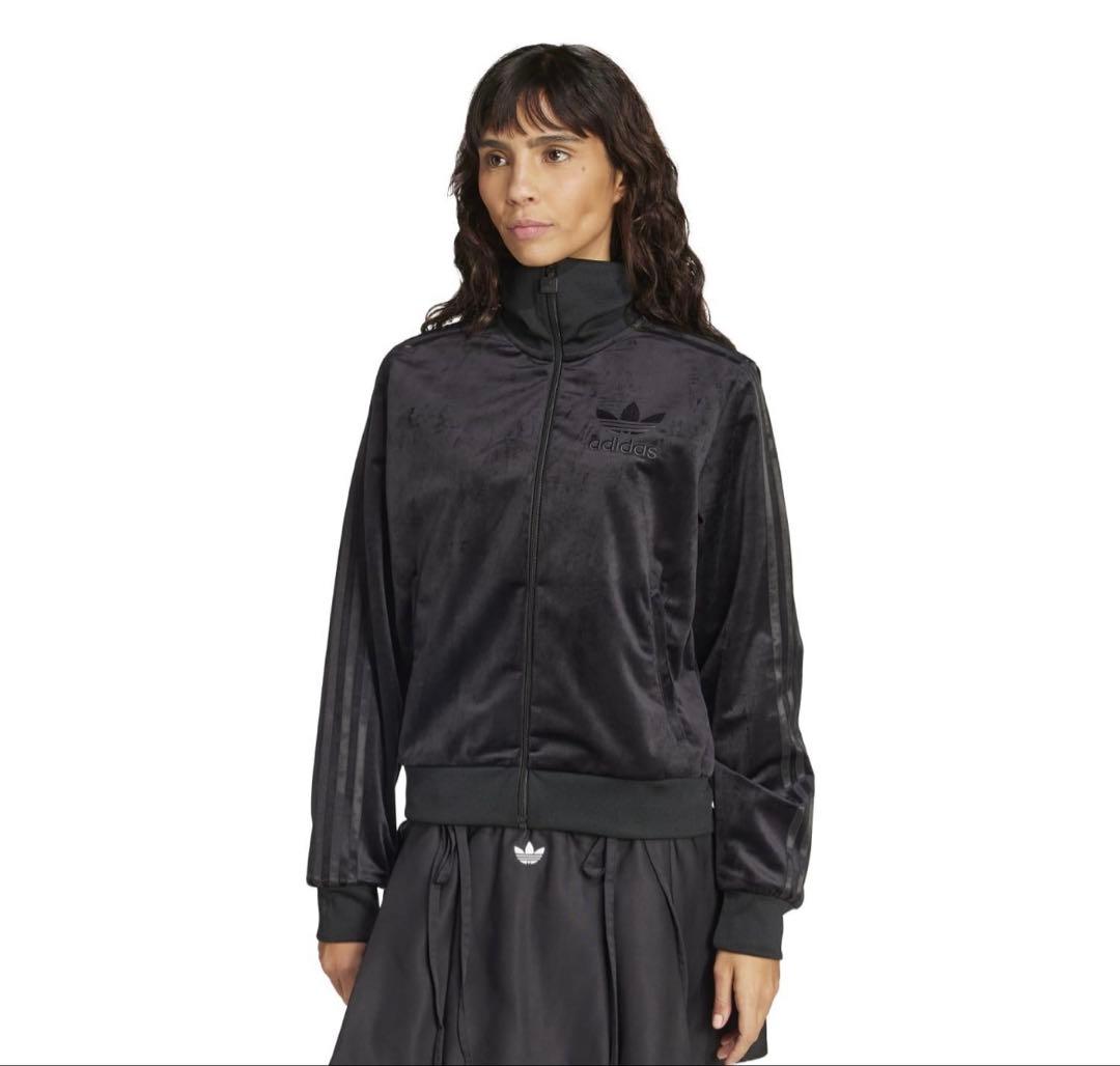 adidasベロアジャージブラック