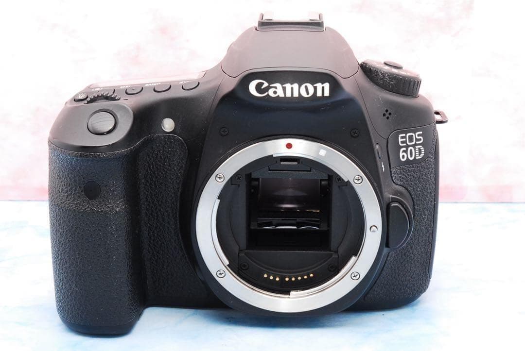 ▪️キャノン EOS 60D▪️一眼レフカメラ▪️バッグ付▪️超望遠レンズ付