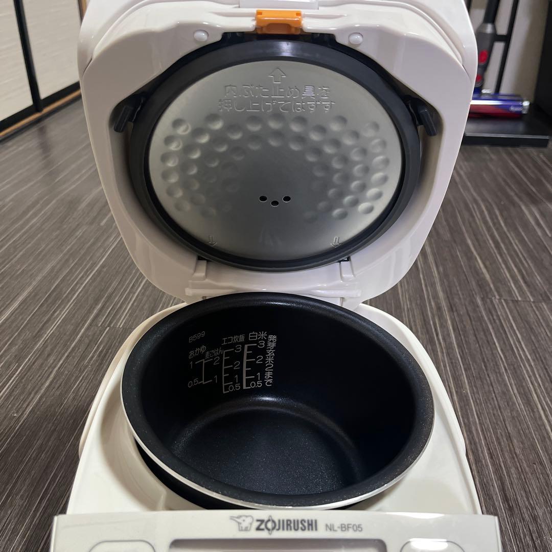 S*k様 象印　2024製マイコン炊飯器NL-BF05 3合極め炊き　美品！