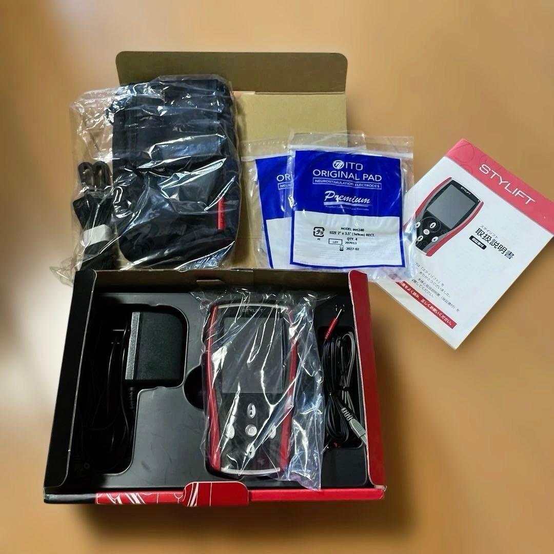 伊藤超短波 スタイリフト 家庭用EMS 本体　パット付き