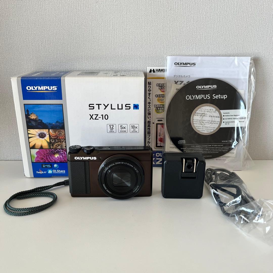 OLYMPUS STYLUS XZ-10 本体と付属品