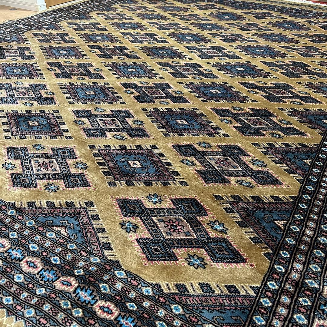 パキスタン絨毯　ラグ　手織り絨毯　ペルシャ絨毯