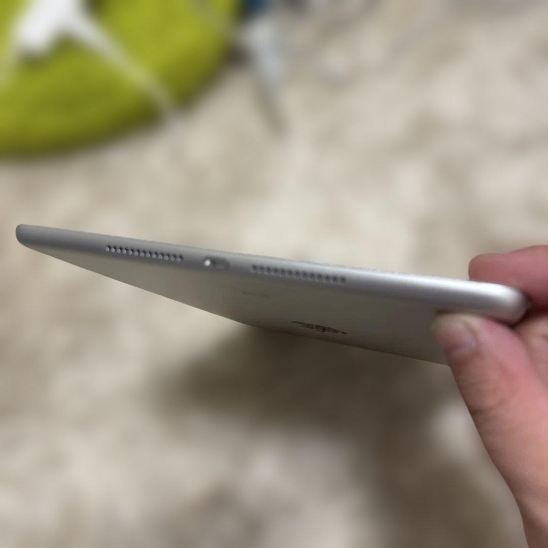 Apple iPad 第7世代セルラー版　SIMフリーA2198 シルバー美品