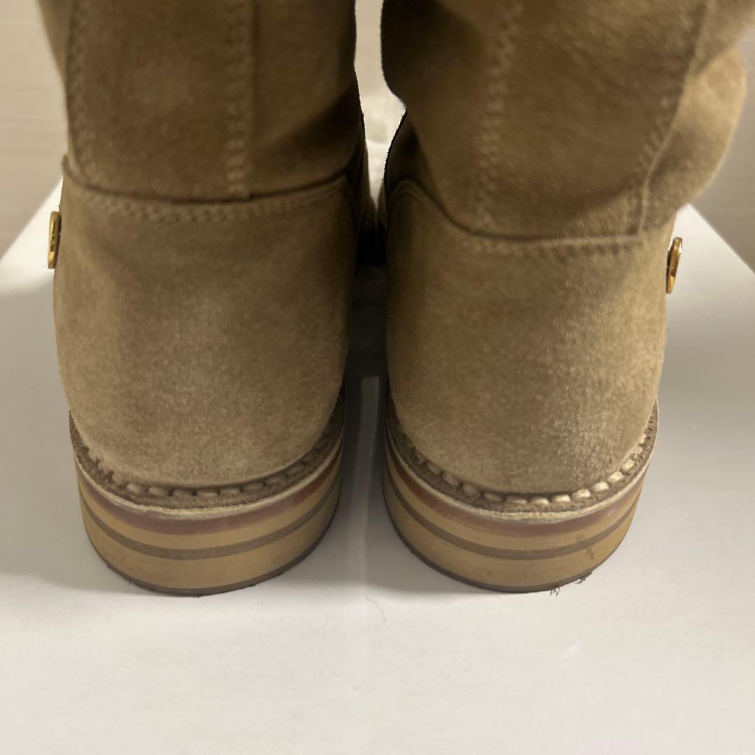 ジミーチュウベージュ スエード ファー付きムートンブーツ