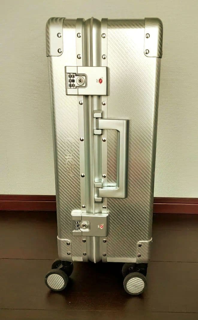 ADIGO アルミ製　キャリーケース
