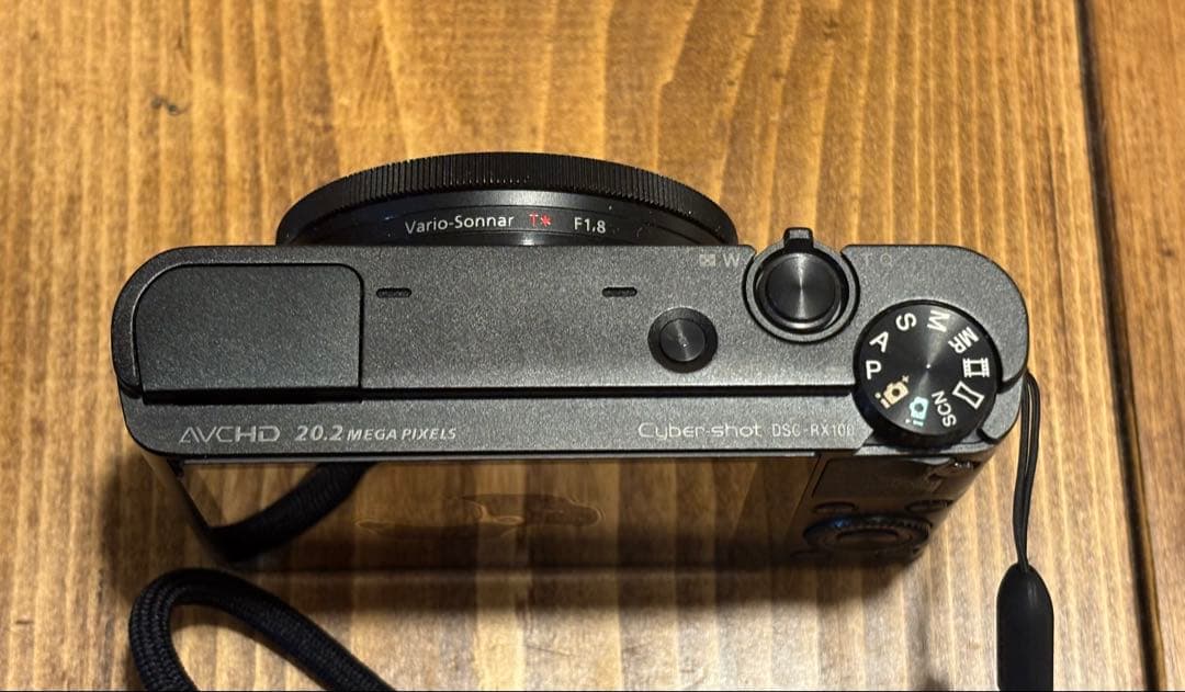 SONY RX100 初代、予備バッテリー、Zeiss製ケース付き