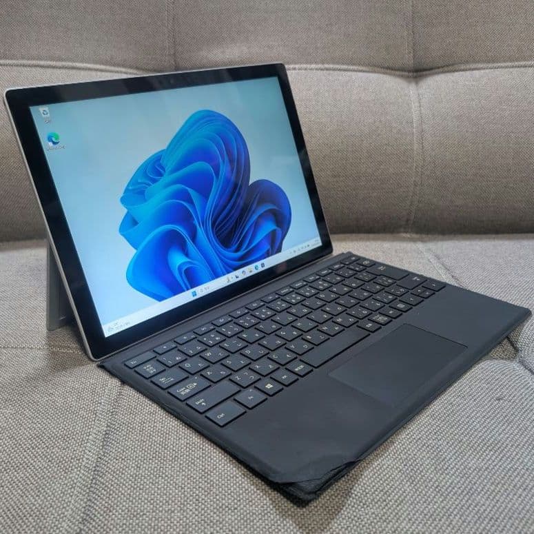 Surface Pro 7 i5 8GB 256GBタイプカバー付きⅱ