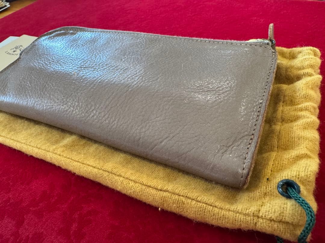 【美品】IL BISONTE グレー 二つ折り財布