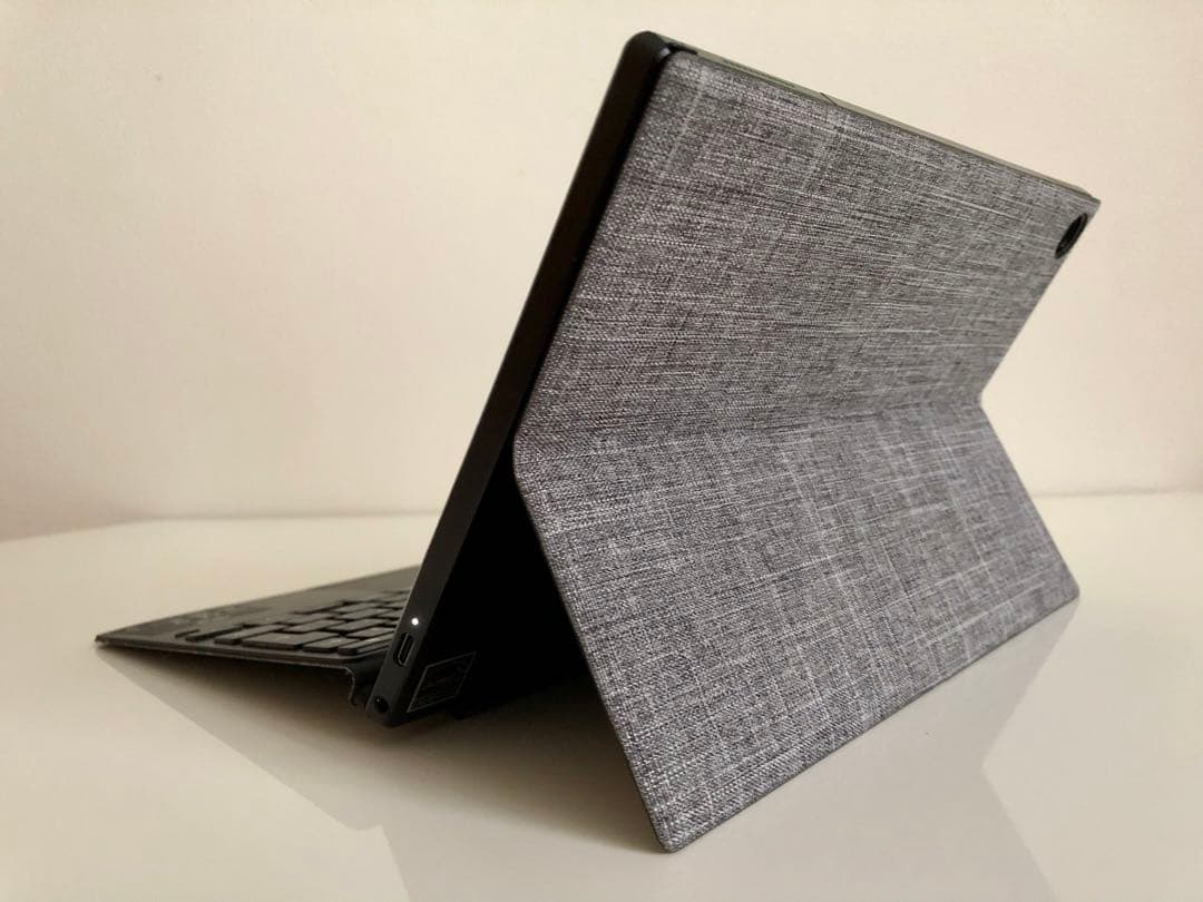 SHARP Dynabook￼￼ Chromebook C1 SH-W03