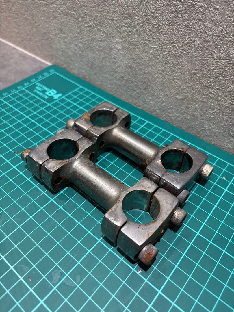 ドッグボーン　ライザー　ハーレー　ヴィンテージ　バイク　ハンドル　ライザー