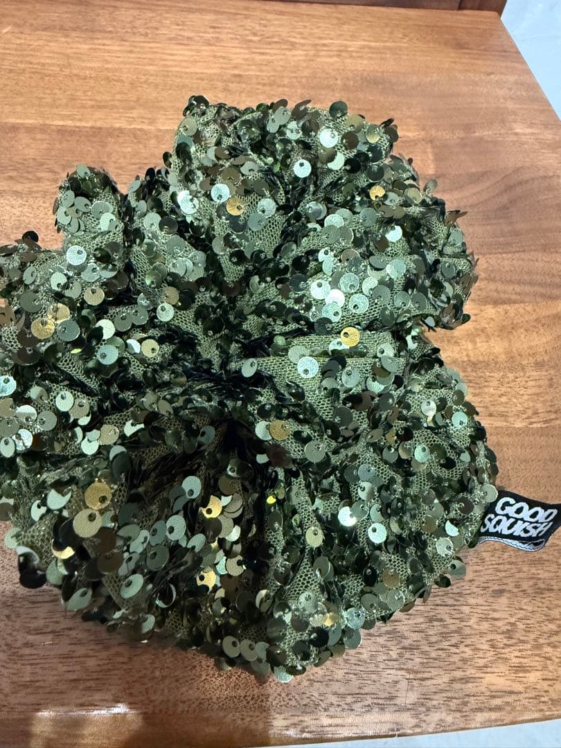 GOOD SQUISH オリーブグリーン スパンコール シュシュ　完売品