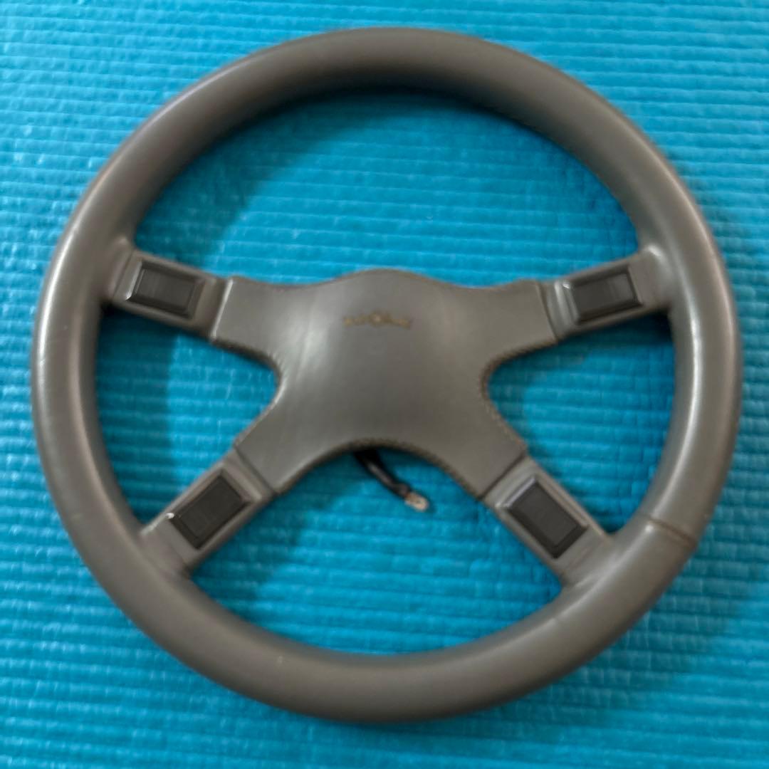 イタルボランテ　グレー ステアリングホイールとハンドルボス