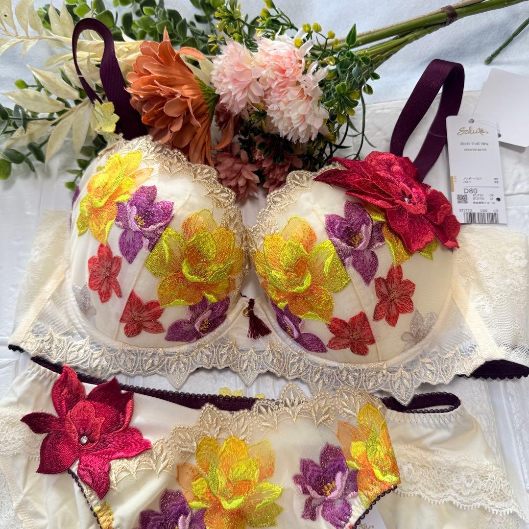 【新品】wacoal サルート　30 ブラ　ショーツセット　D80L CR