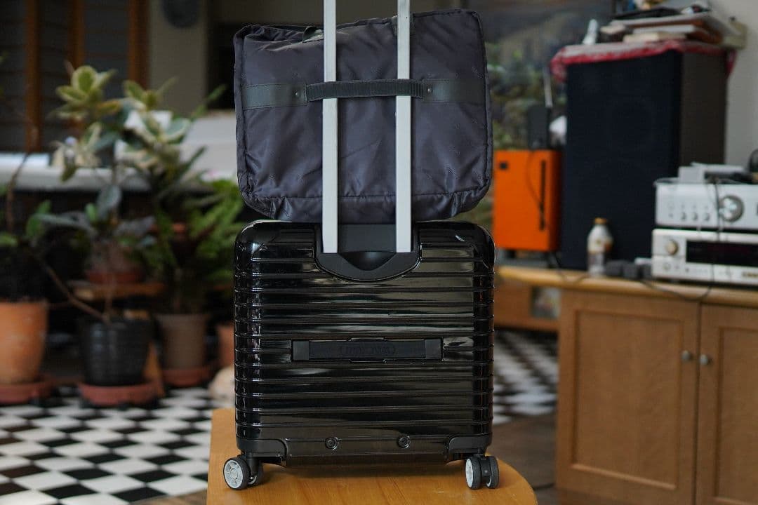 RIMOWA SALSA DELUX TSA ロック四輪 キャビン持込サイズ