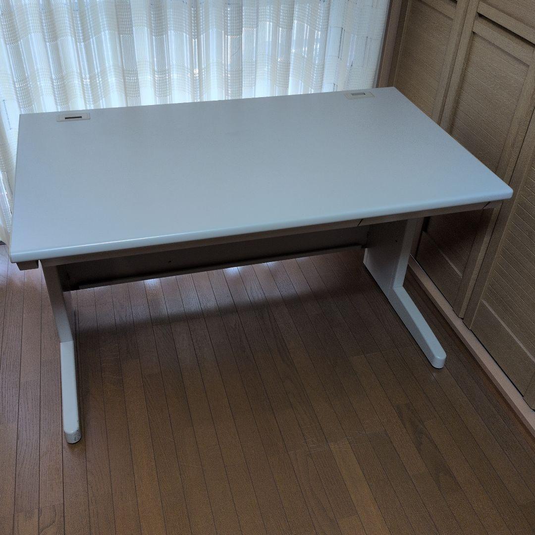 オフィスデスク 平机 コクヨ ホワイト　送料込み（メルカリ便）