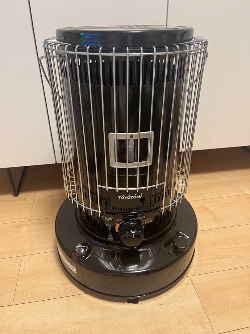 トヨトミ 対流形石油ストーブ　KS-67H ブラック