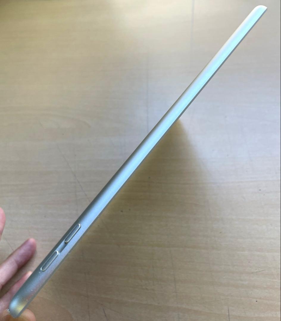 iPad 第6世代　A1893　Wi-Fiモデル　シルバー　32GB 美品　#6