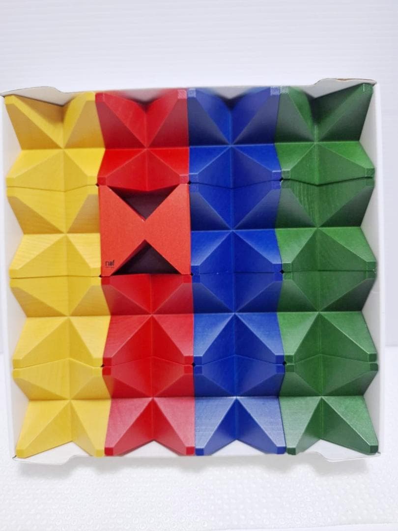 【送料無料】ネフスピール ネフ社 naef　箱 ガイド付き　美品　積み木