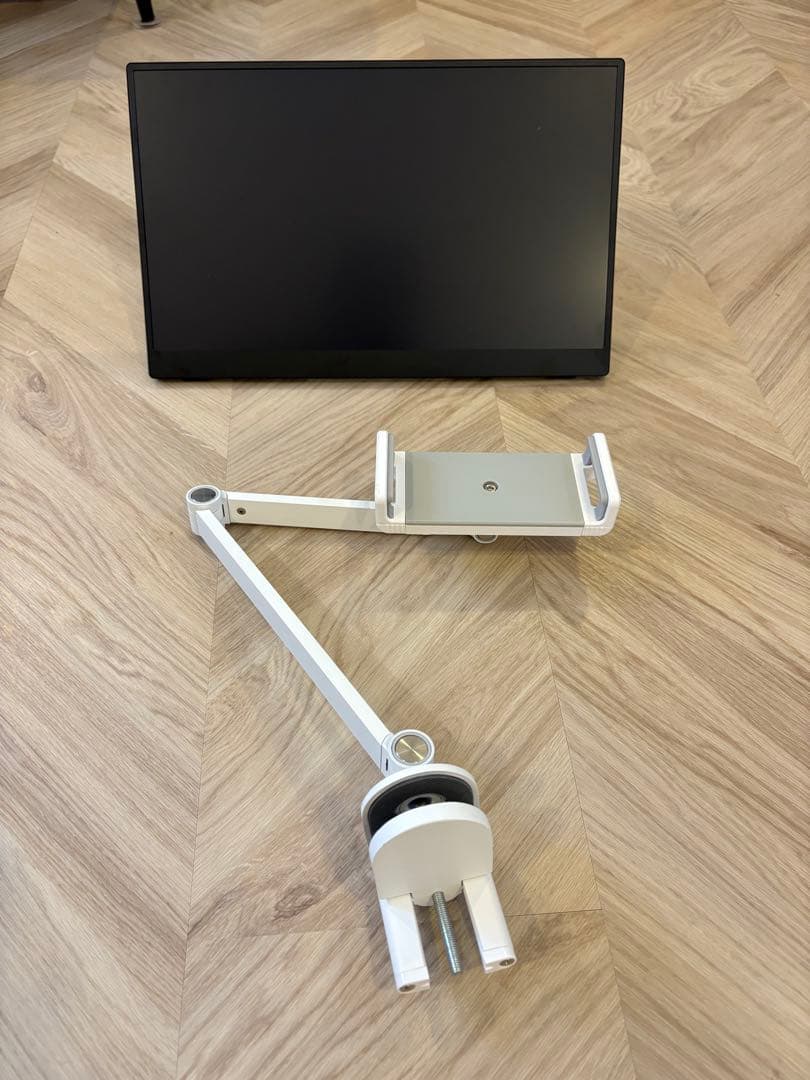 アイリスオーヤマ　ポータブルモニター　スタンド付