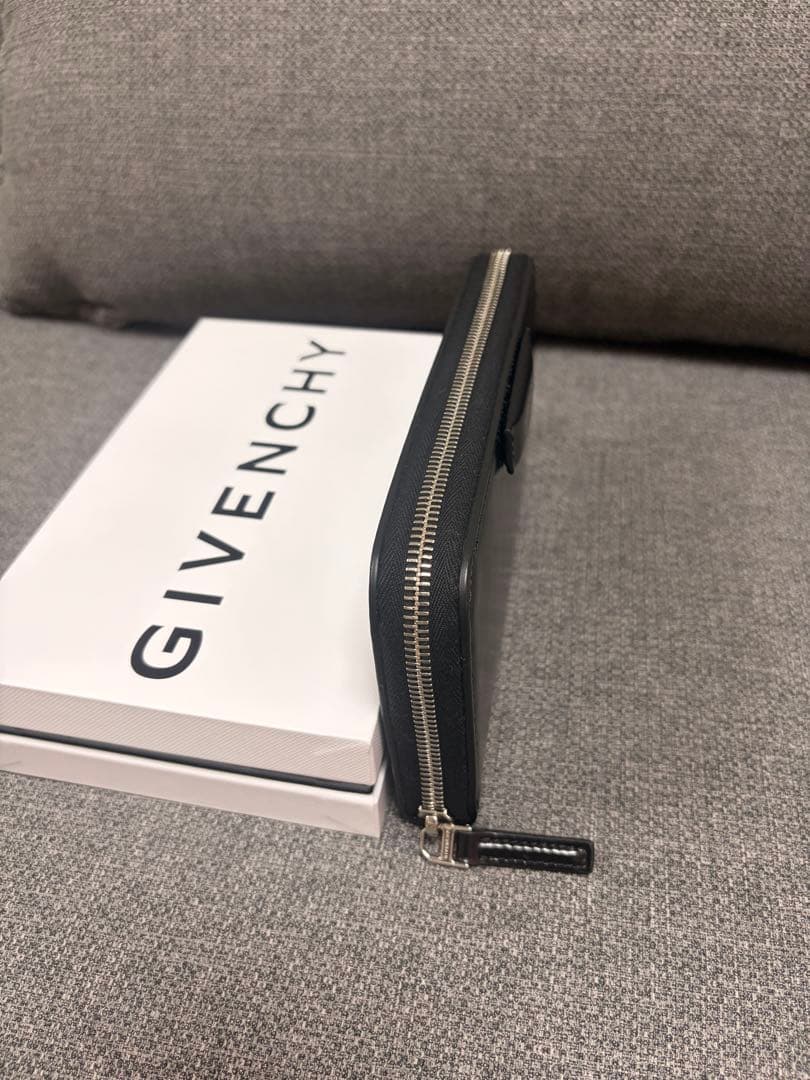 【美品】 GIVENCHY ジバンシー ラウンドファスナー 長財布　ブラック