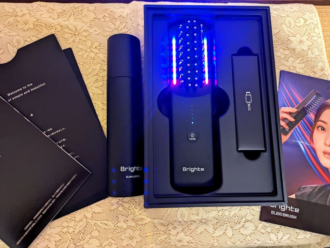 Brighte エレキブラシ LED機能付き　化粧水付き