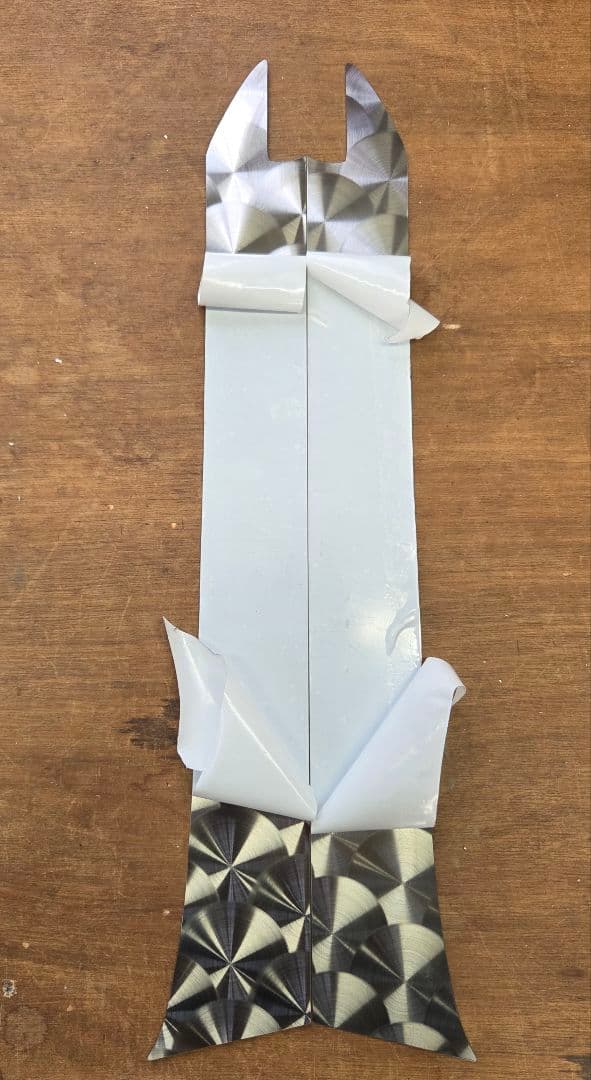 17スーパーグレート等　純正バイザー用　Bピラー鱗ステンレス　アレンジ