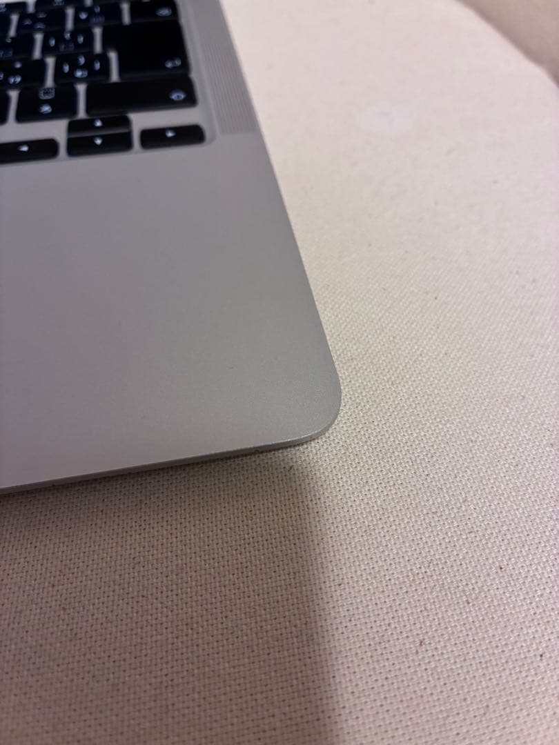 Apple MacBook Air (M1, 2020) 本体