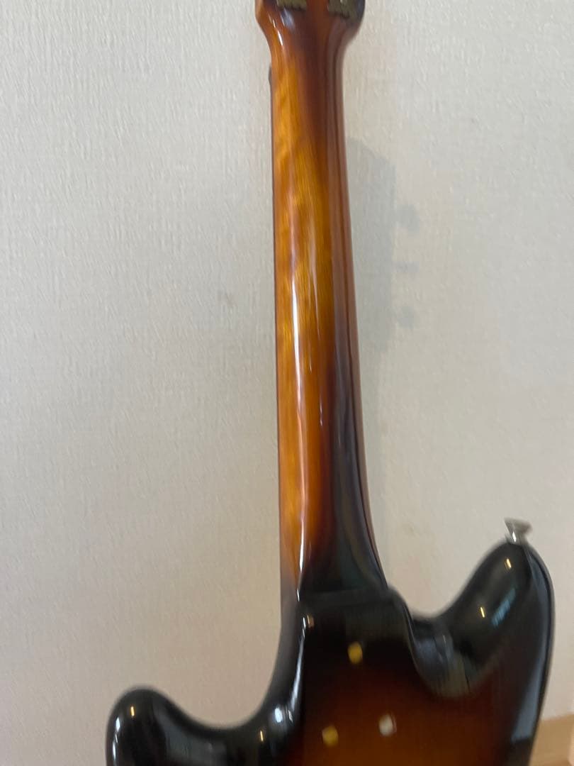 傍に置きたいミニギター melody maker? mustang?サンバースト