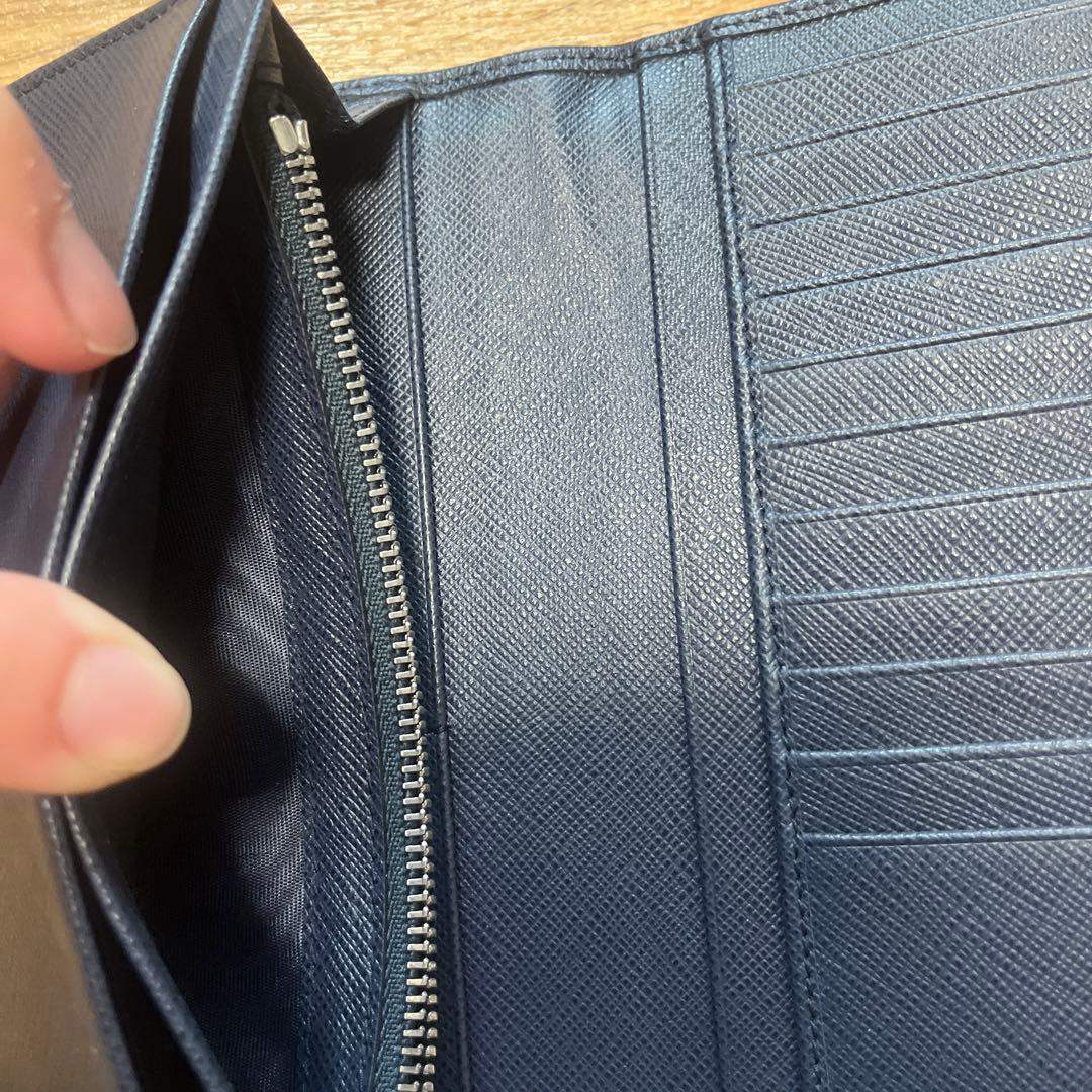 未使用　箱保証書付　PRADA 長財布　サフィアーノ　トライアングル　ネイビー