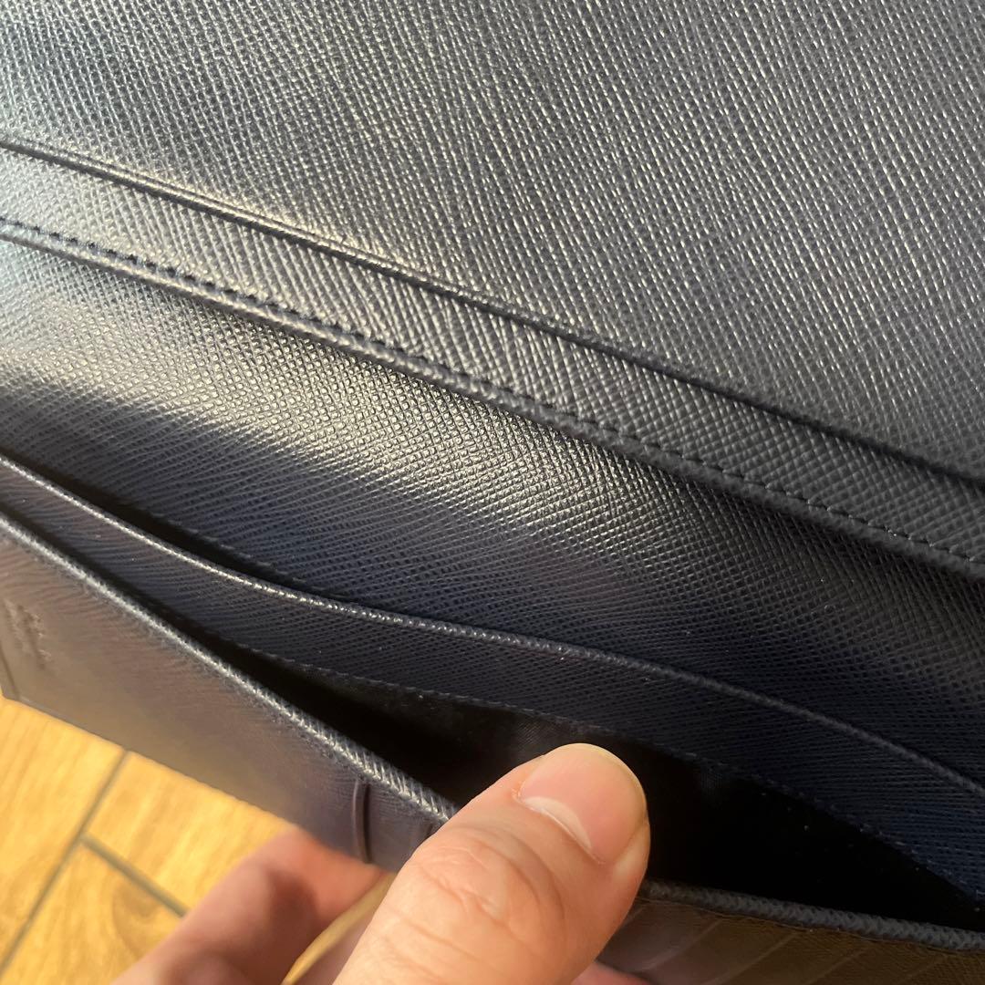 未使用　箱保証書付　PRADA 長財布　サフィアーノ　トライアングル　ネイビー