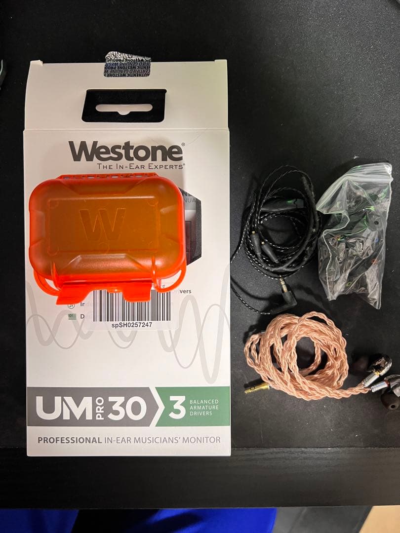 ヘッドホン WESTONE UM PRO 30