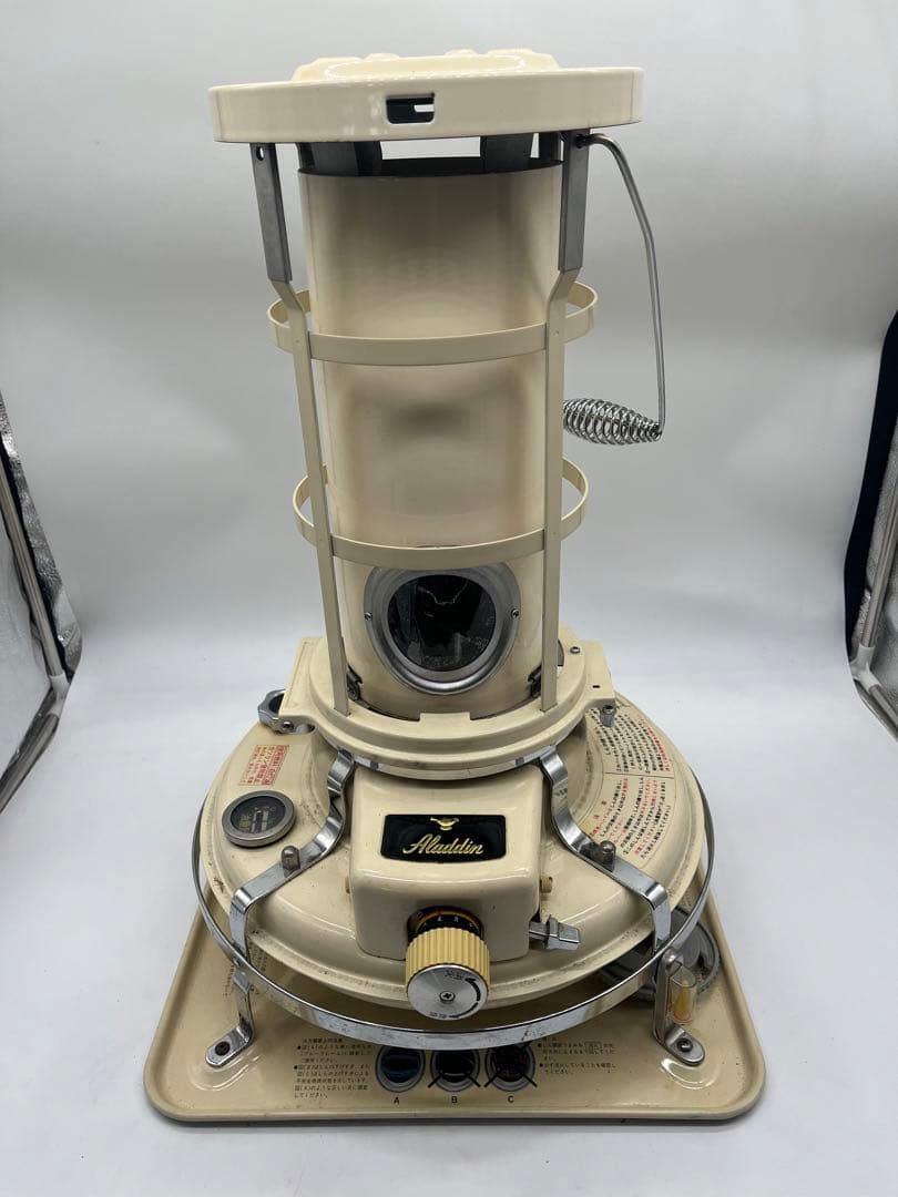 アラジンストーブ クリーム色 コンパクト