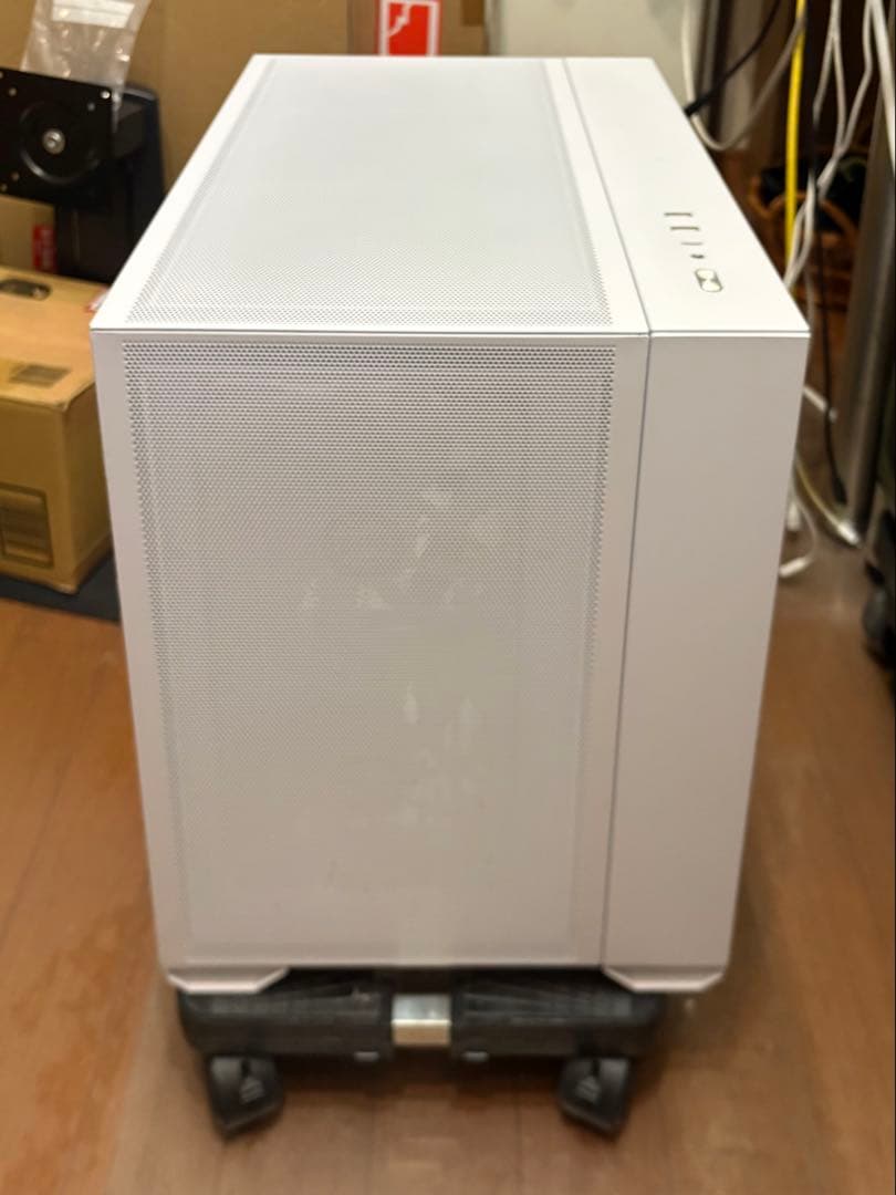 ★土日放出値引き　リアンリ3面メッシュ 011AIR MINI ATX電源搭載可