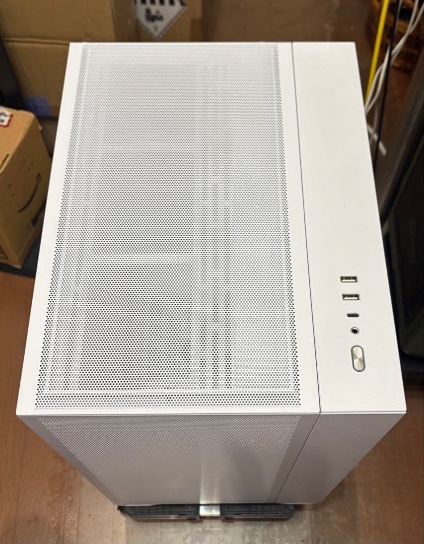 ★土日放出値引き　リアンリ3面メッシュ 011AIR MINI ATX電源搭載可