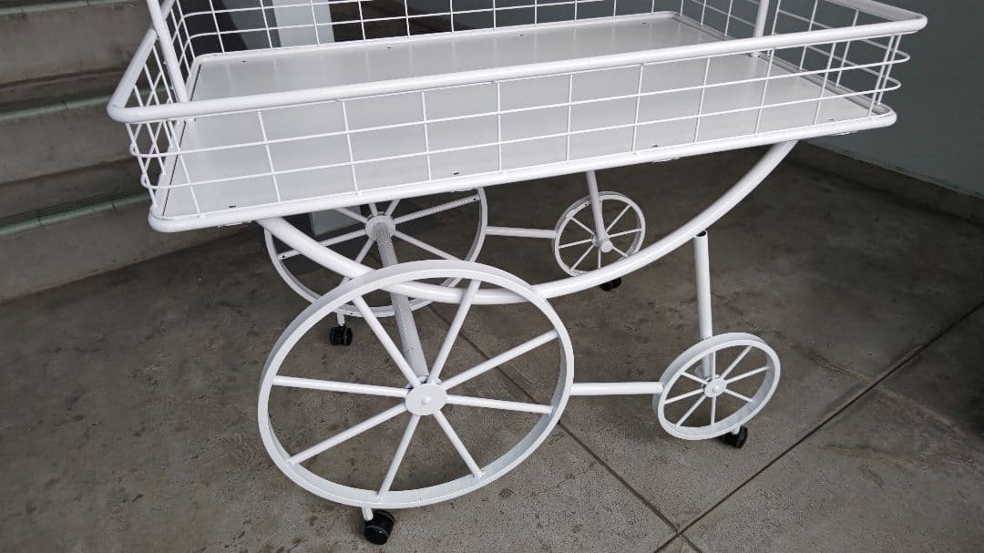 ホワイト　イベントワゴン　カート型　什器