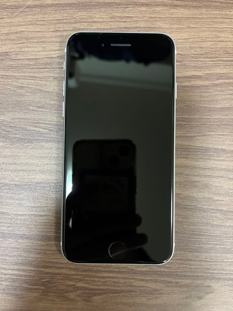 津*田様 Apple iPhone SE第2世代　ホワイト 本体美品スマホケース