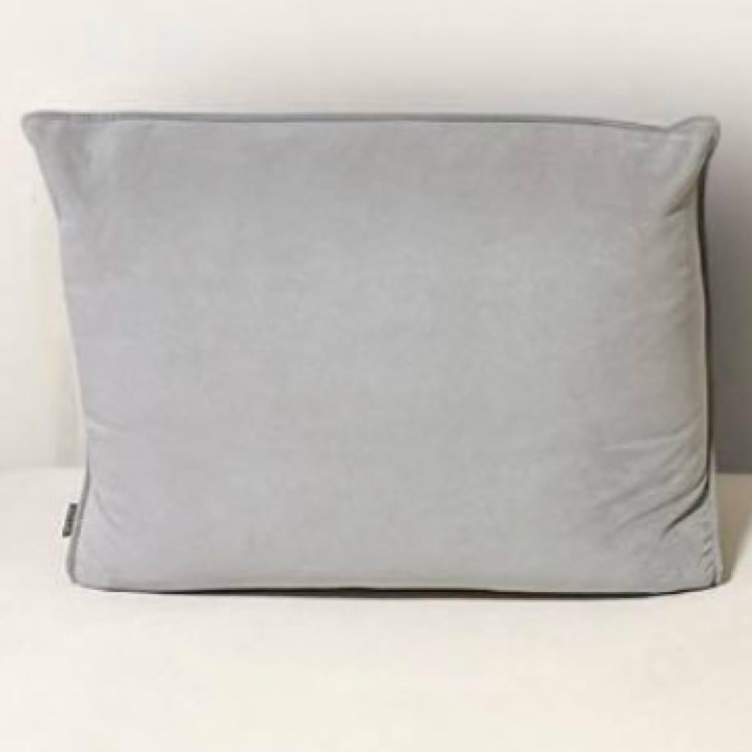 背クッション　①