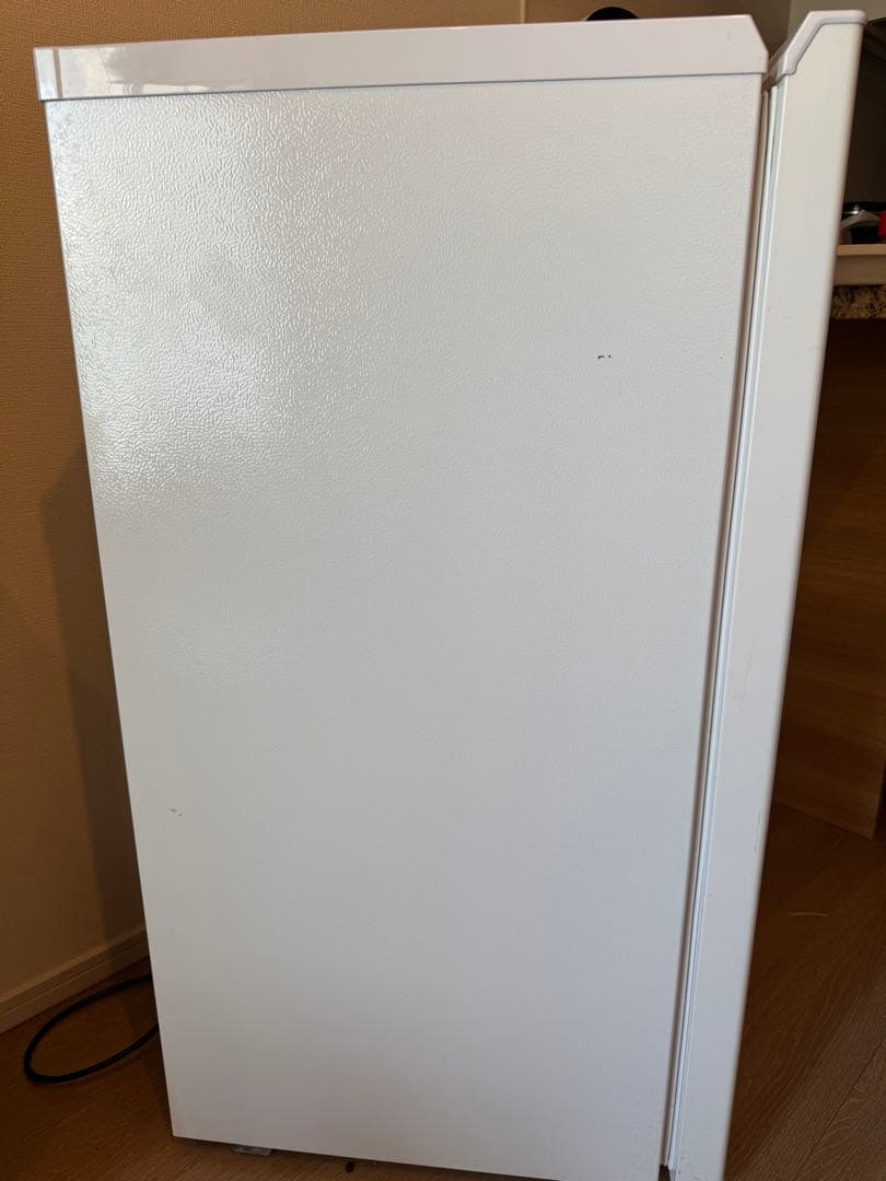 アイリスオーヤマ スリム冷蔵庫　IRSN-8A-W