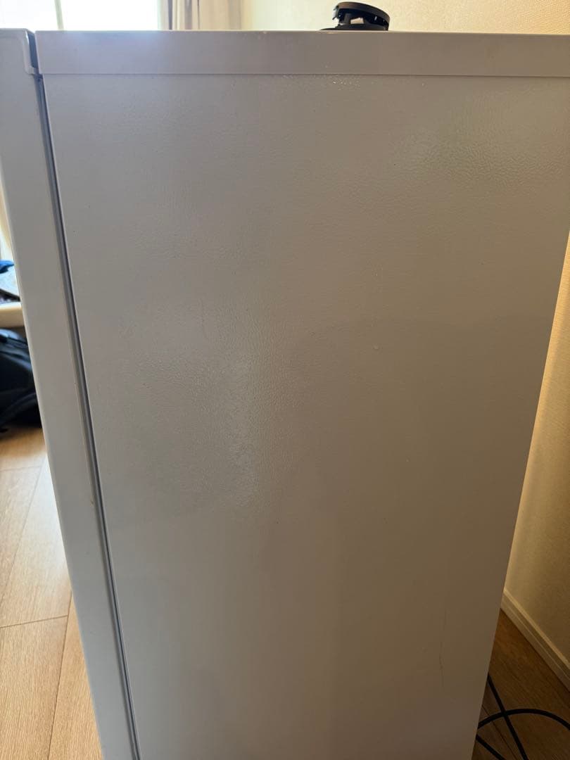 アイリスオーヤマ スリム冷蔵庫　IRSN-8A-W