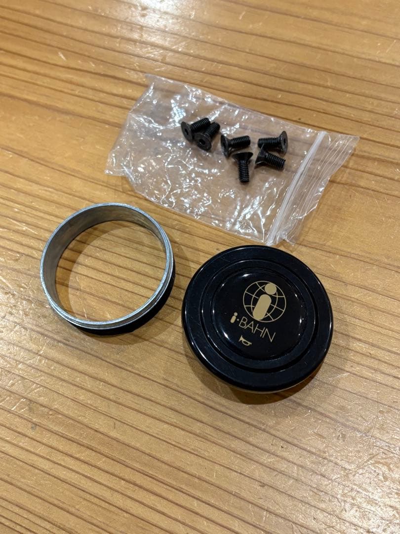 momoステアリング グランプリ35π