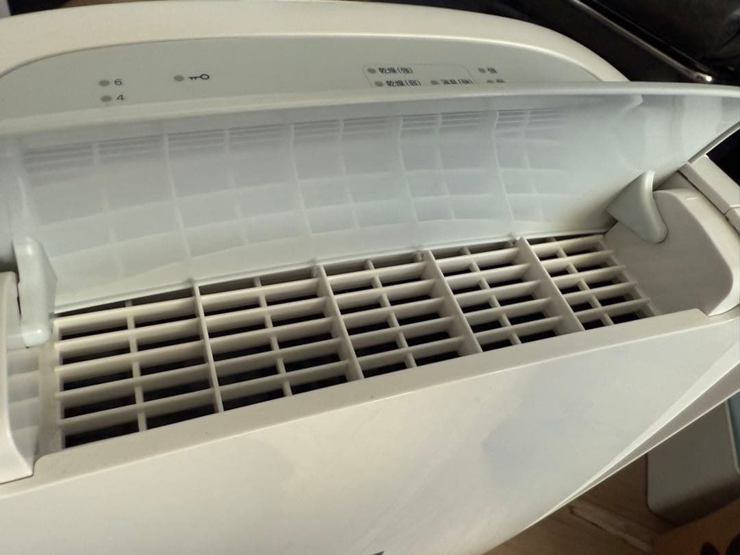 【2023年製】SHARP 除湿機 CV-P71 ホワイト 取扱説明書付