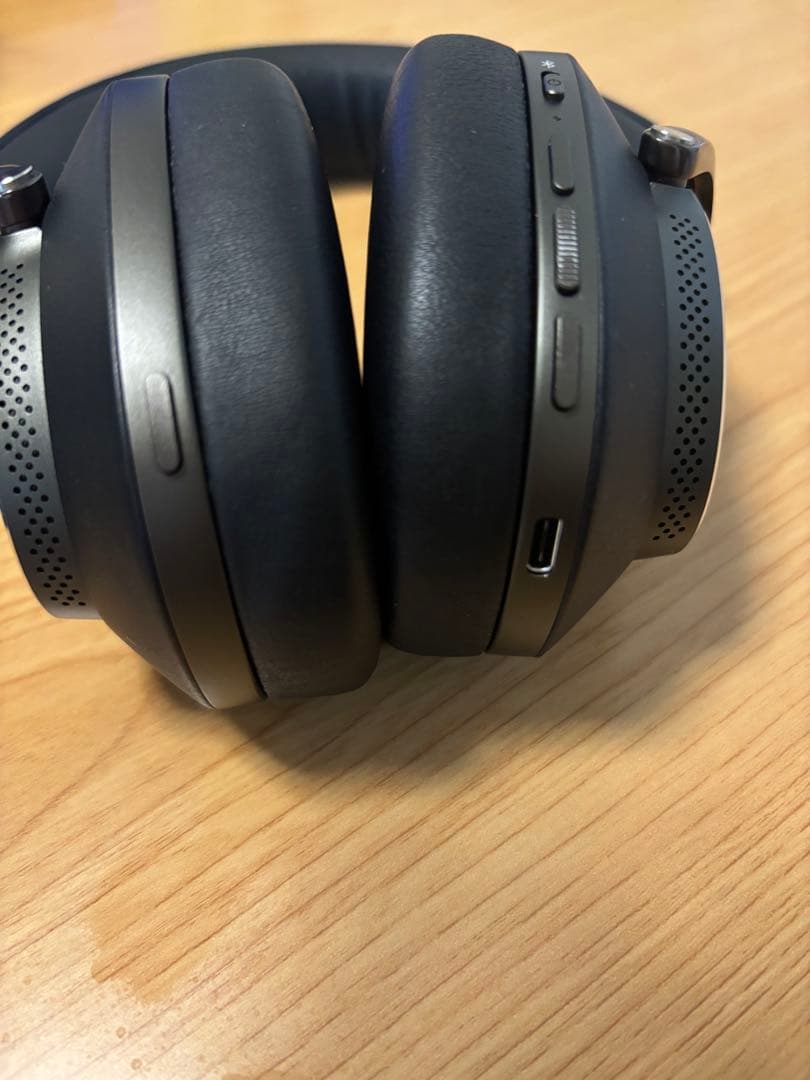 【最安チャレンジ】　Bowers & Wilkins PX8
