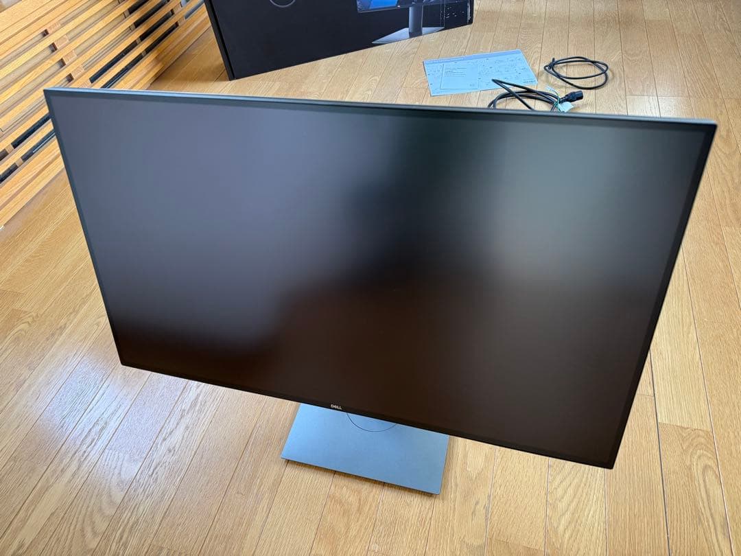 Dell U2720QM 27インチ 4K ディスプレイ