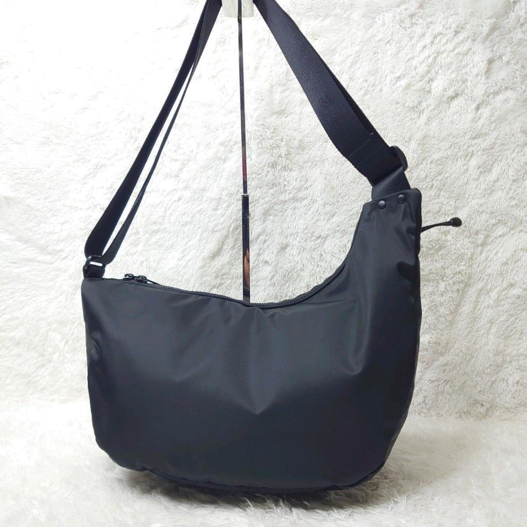 【未使用級】極美品 オニツカタイガー メッセンジャーバッグ 刺繍 ブラック トラ