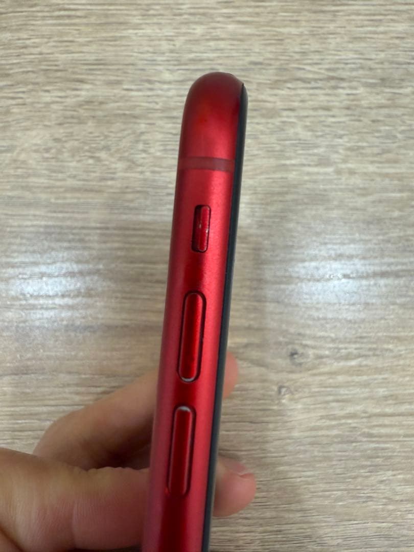 Apple iPhone XR レッド　RED スマホ　本体