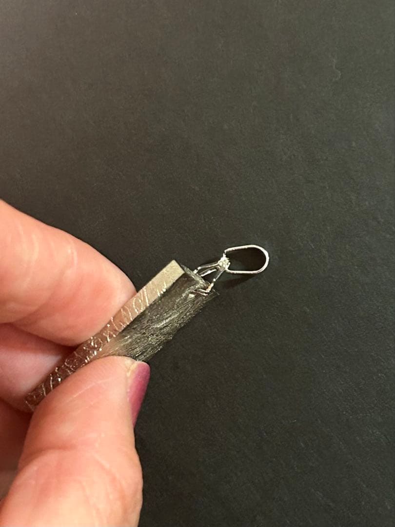 宇宙からの贈り物　アイアンメテオライト　ペンダントトップ隕石