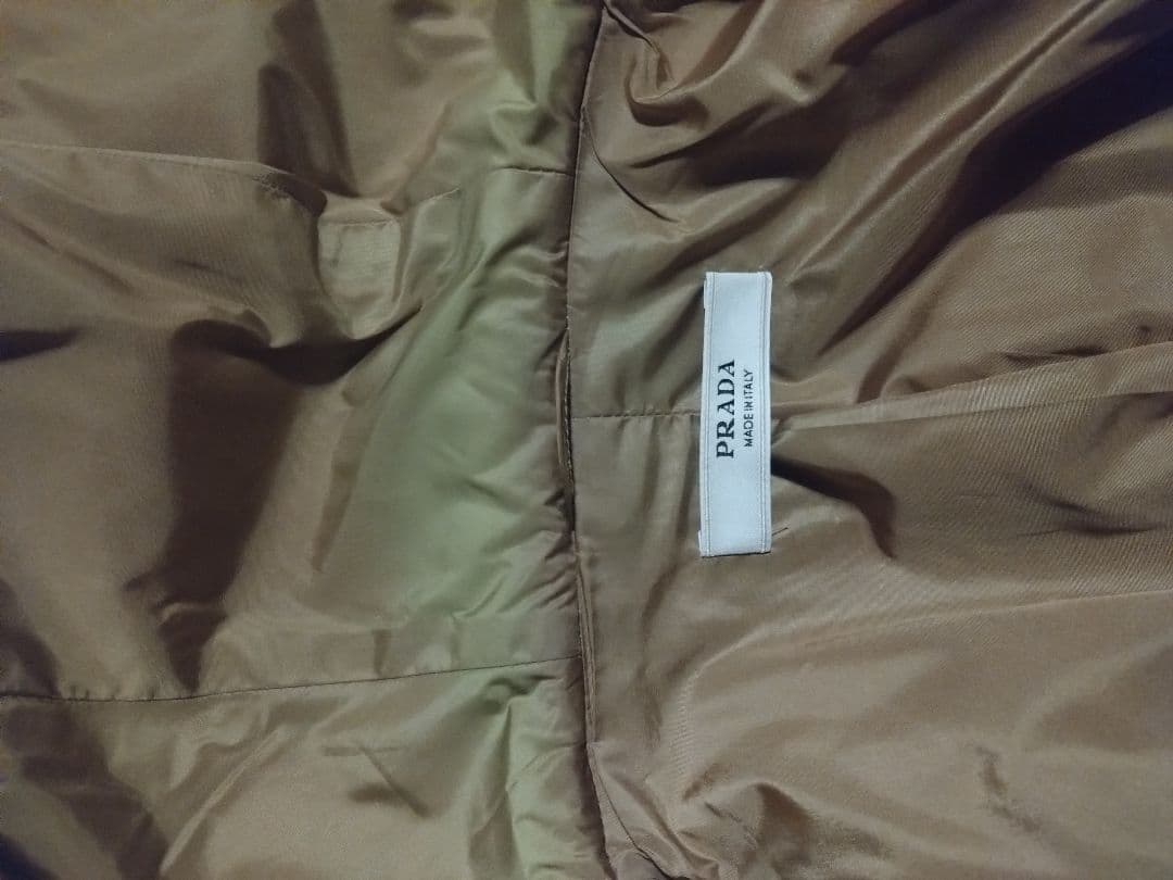 プラダ　PRADA　ベージュ　ダッフルコート