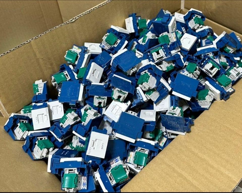 CAT5E モジュラ　291個セット