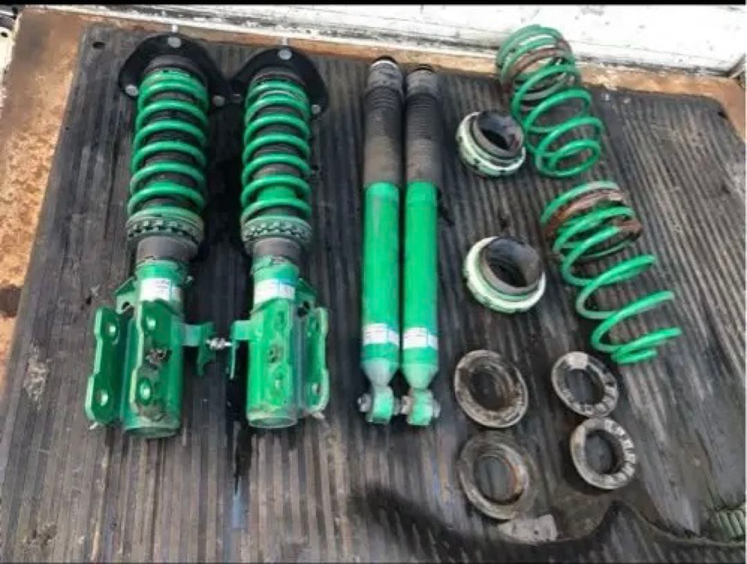 トヨタ プリウス ZVW30 ZVW35 TEIN　STREET FLEX車高調